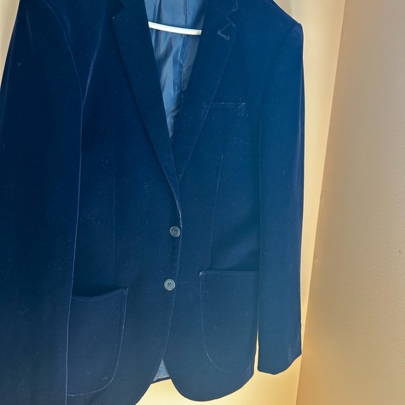 Blue velvet blazer for occasions. - Picture 2 of 5